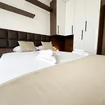 Vista 3br Free Parking Апартамент *